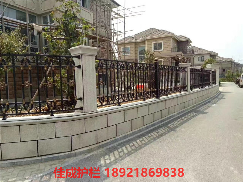 小區的護欄應具備哪些特點